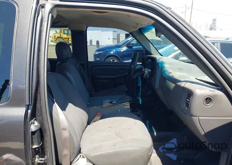 2003 Chevrolet Silverado 1500 из США, поврежденный, VIN 2GCEC19V831362149